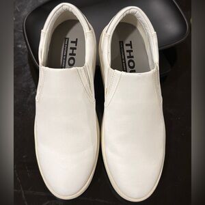 White Women's Slip-On Sneakers